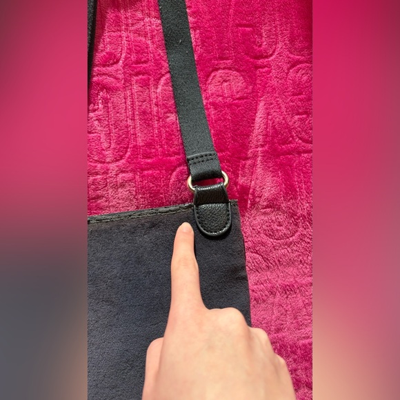 Juicy Couture Black Crossbody Bag Y2K Crest Logo - Picture 10 of 16